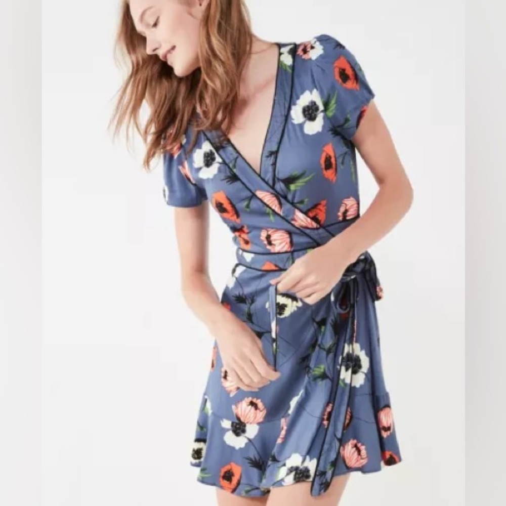 Urban Outfitters Floral Wrap Dress Size Small